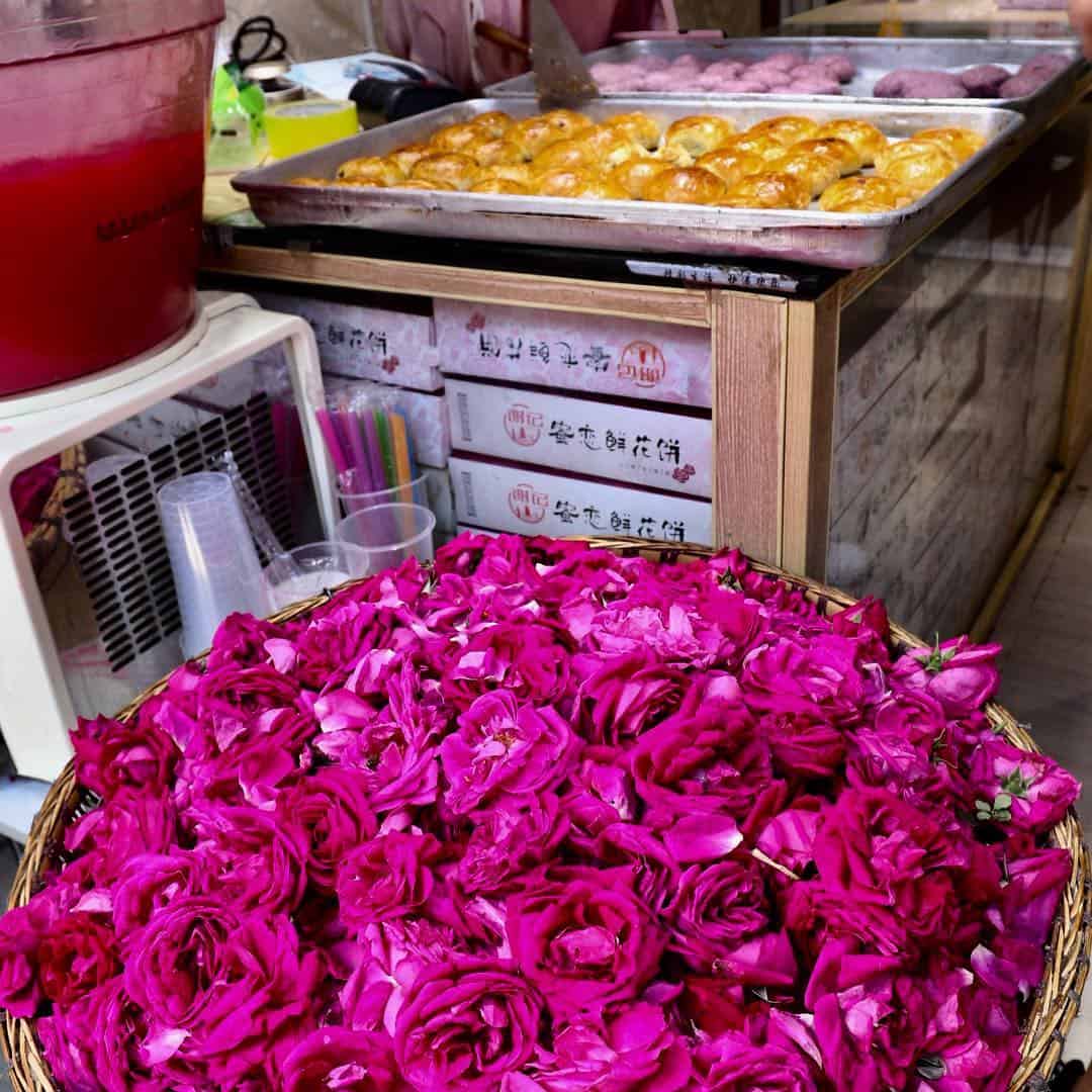 yunnan-flower-cake-food-yummy #yunnan #flower #cake #food #yummy #travel #china #dali